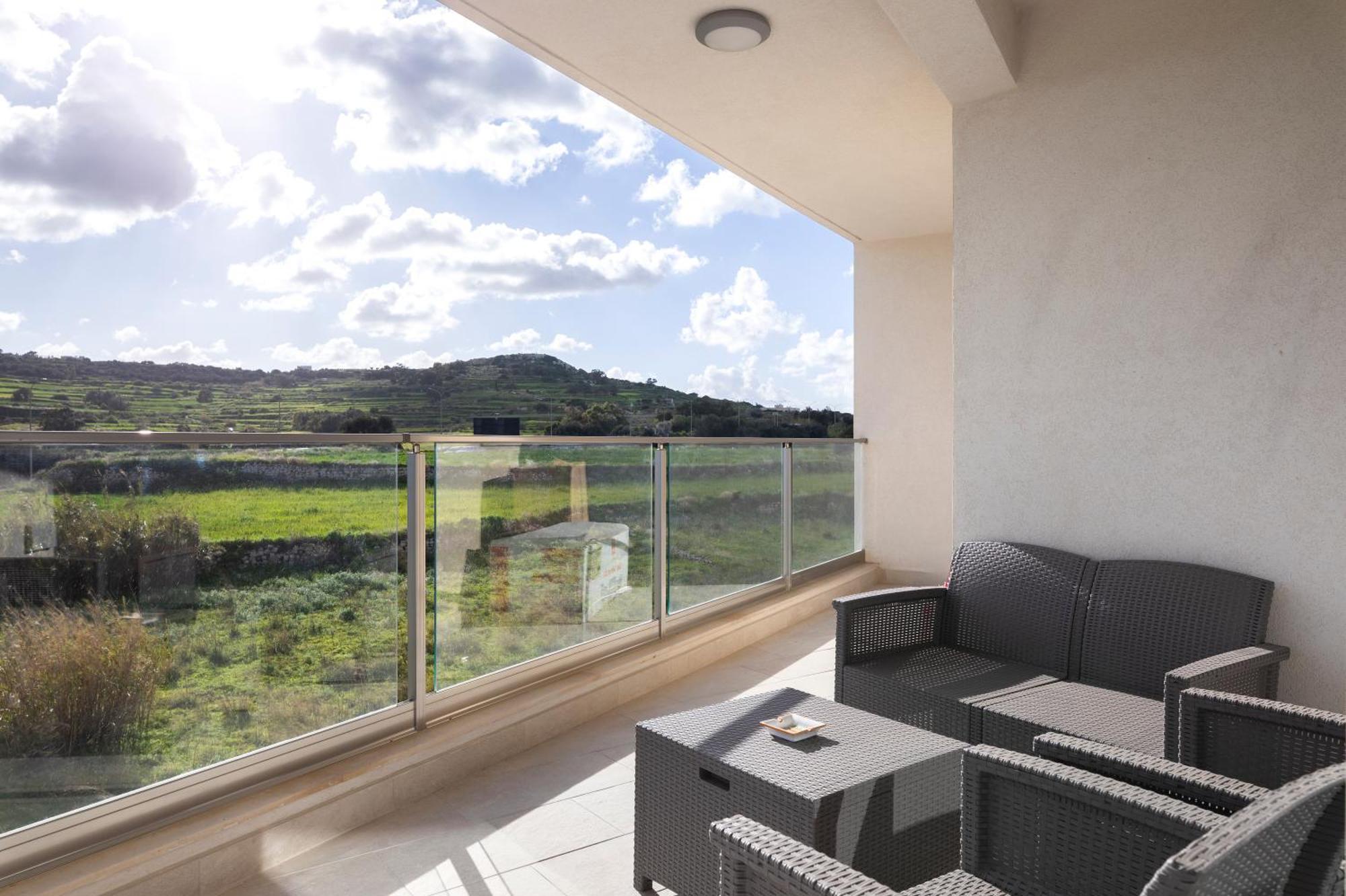 Modern & Spacious 2Br Apartment With Country Views - Close To Xemxija Bay St. Paul's Bay Exterior photo